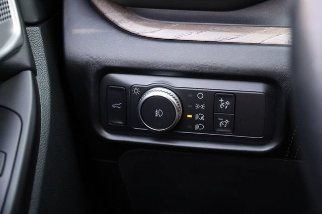 Used 2020 Ford Explorer Platinum AWD/4WD image 23