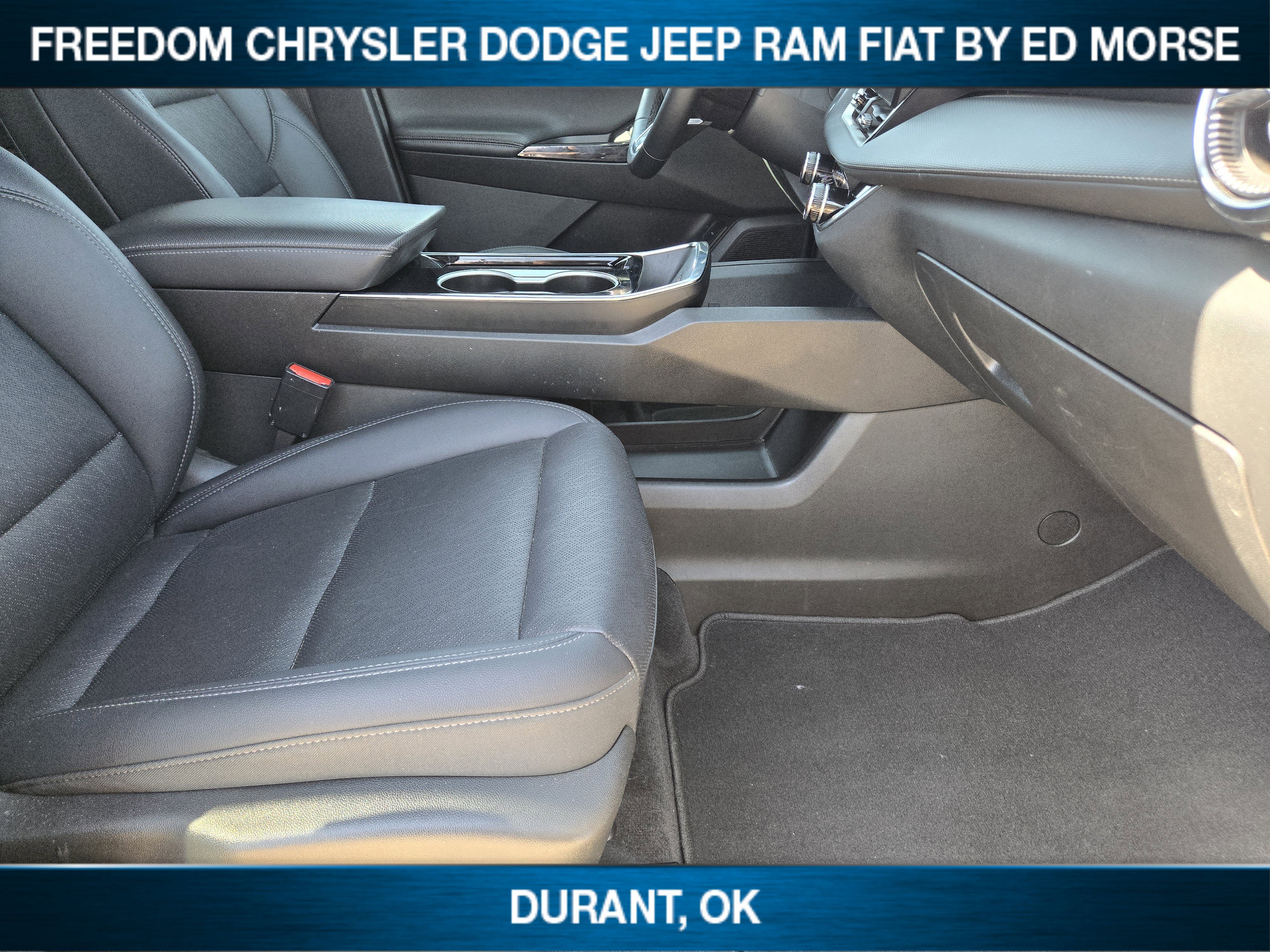 Used 2025 Chevrolet Equinox LT w/ Convenience Package II image 9