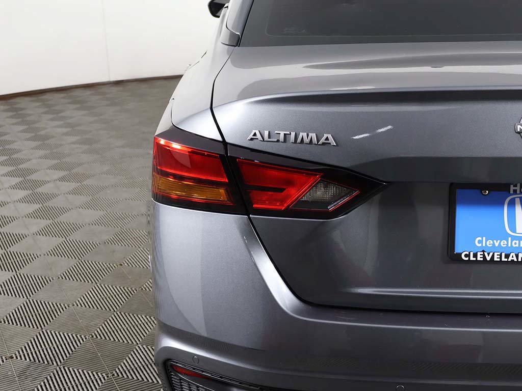 Used 2024 Nissan Altima 2.5 SR AWD/4WD image 12