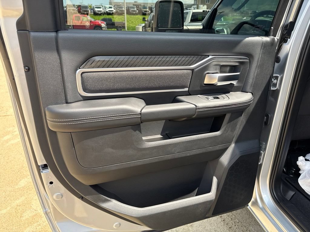New 2026 RAM 2500 Big Horn AWD/4WD image 21