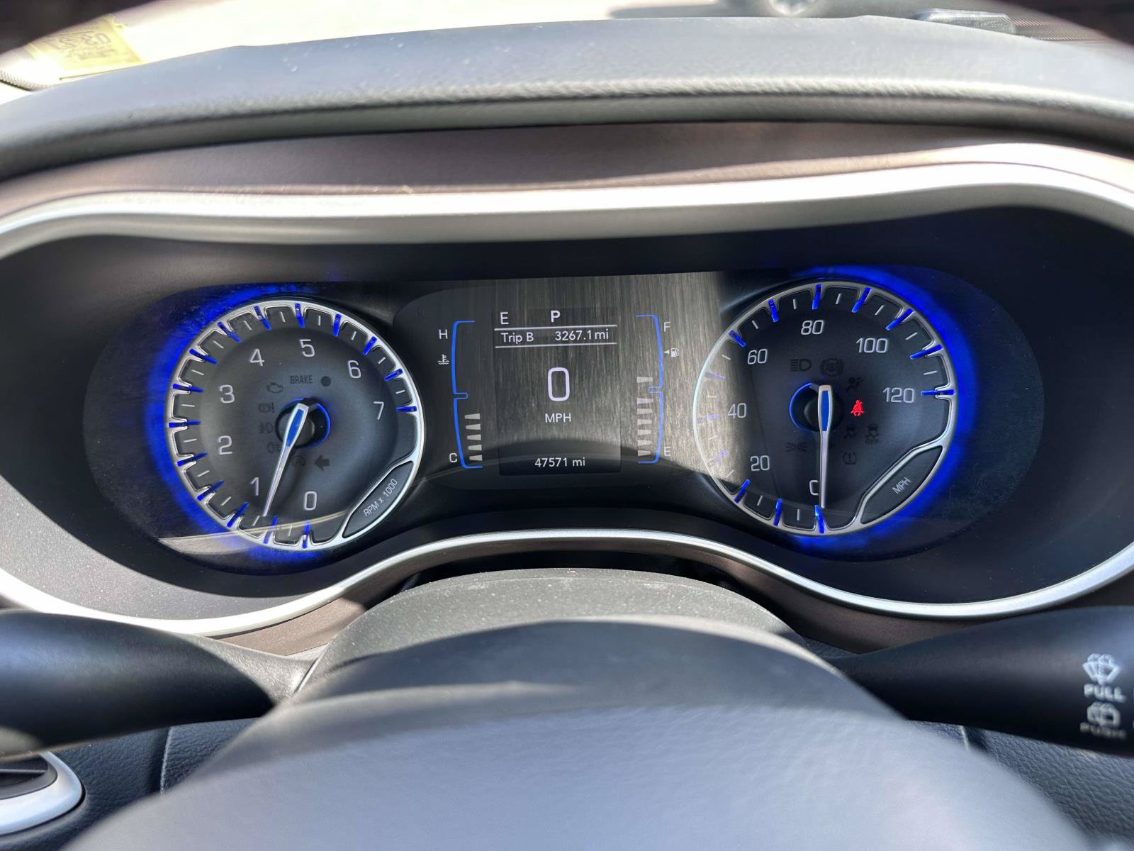 Used 2017 Chrysler Pacifica Touring-L FWD image 18