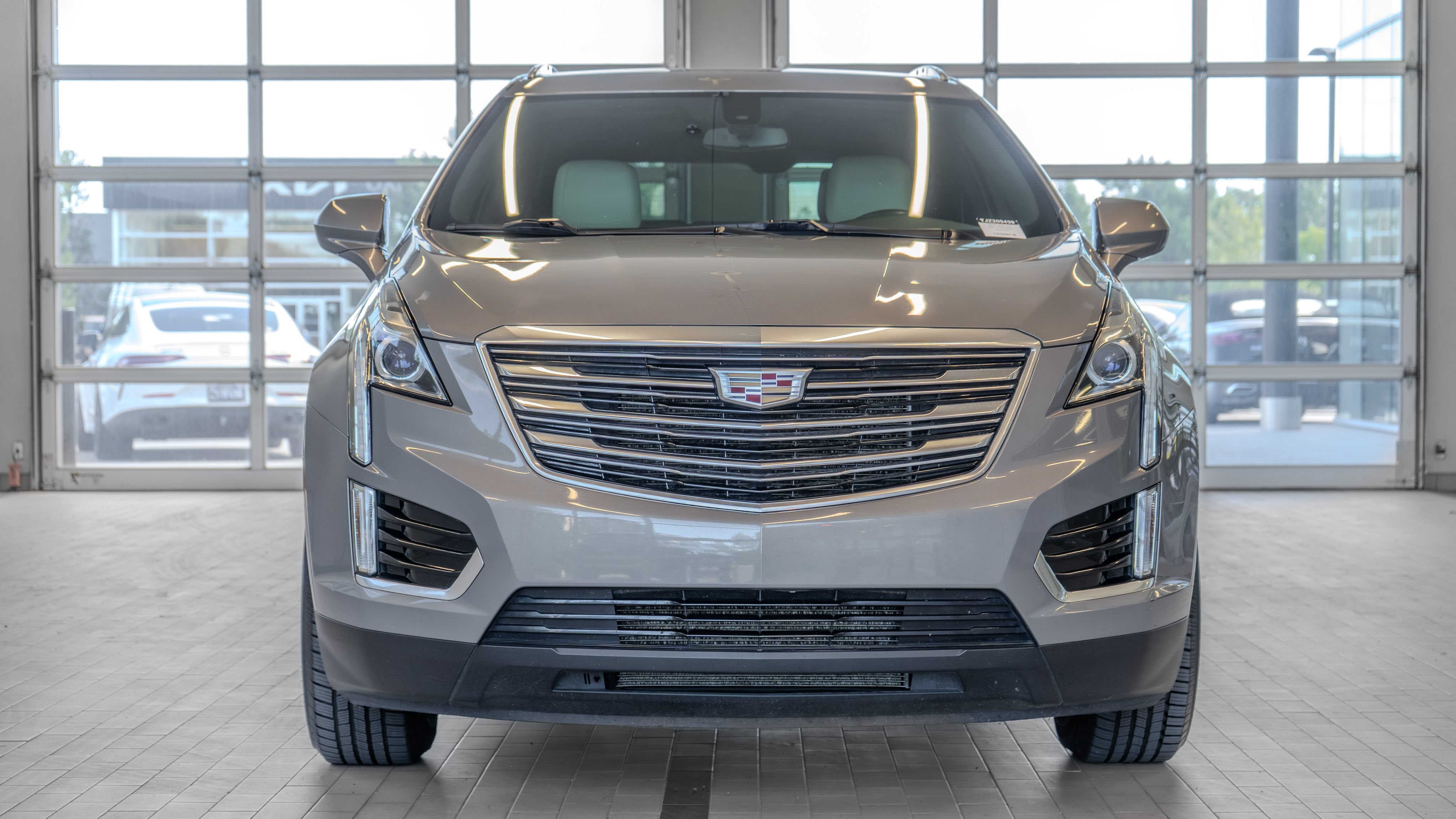 Used 2018 Cadillac XT5 FWD w/ LPO, Wheel Lock Package image 11