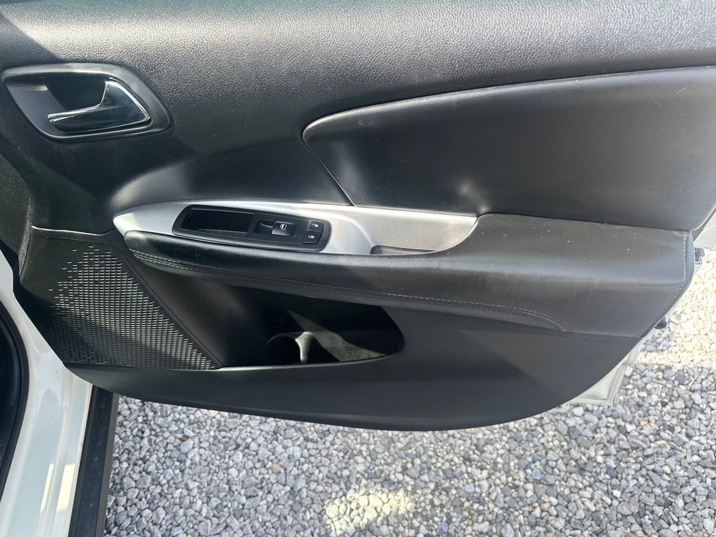 Used 2017 Dodge Journey SE w/ Flexible Seating Group image 25