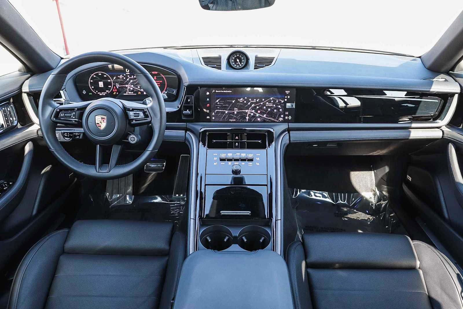 Used 2025 Porsche Panamera 4 image 16