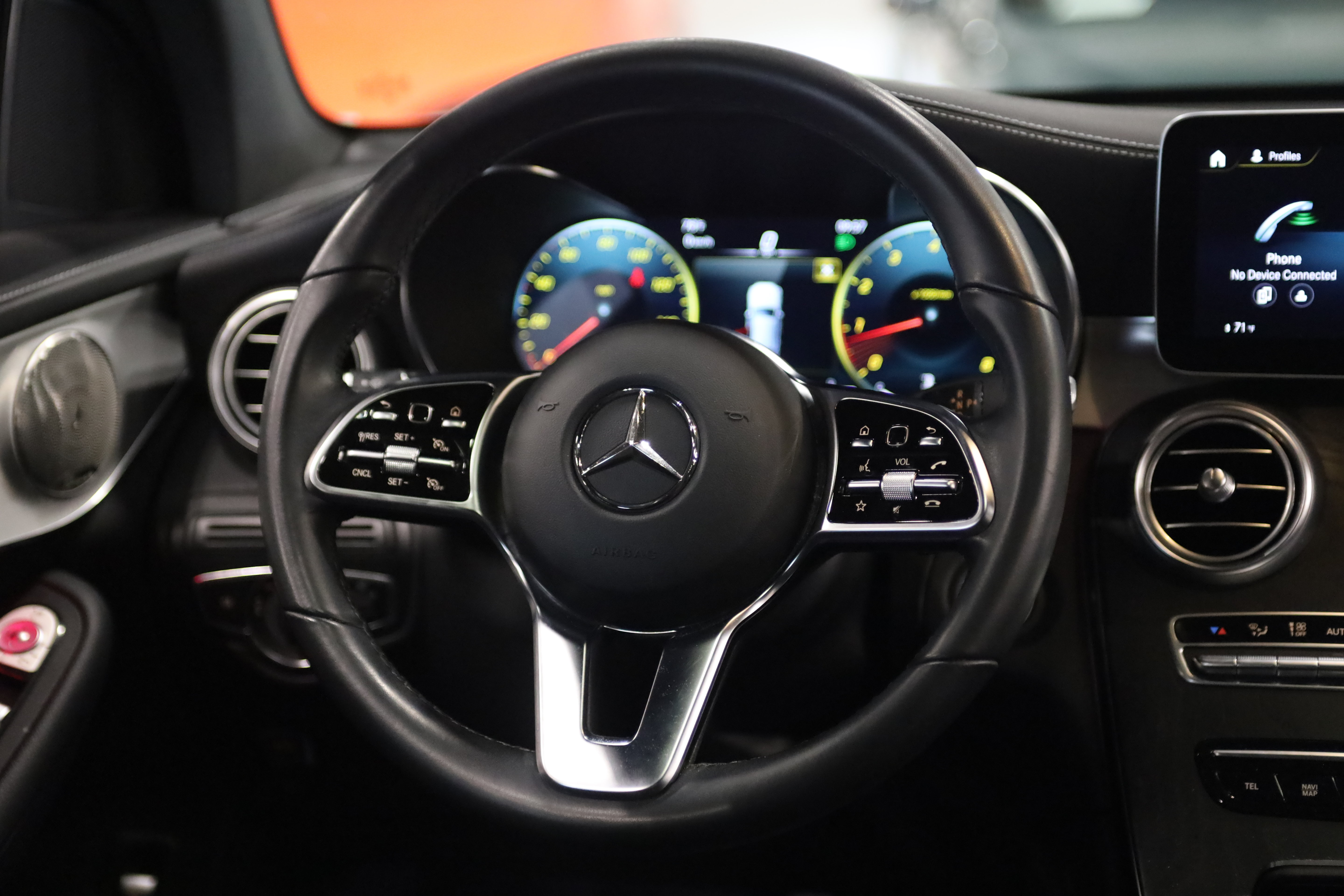 Used 2023 Mercedes-Benz GLC 300 4MATIC Coupe image 23