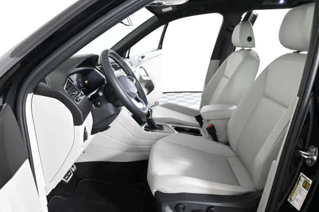 Used 2023 Volkswagen Tiguan SE R-Line FWD image 19