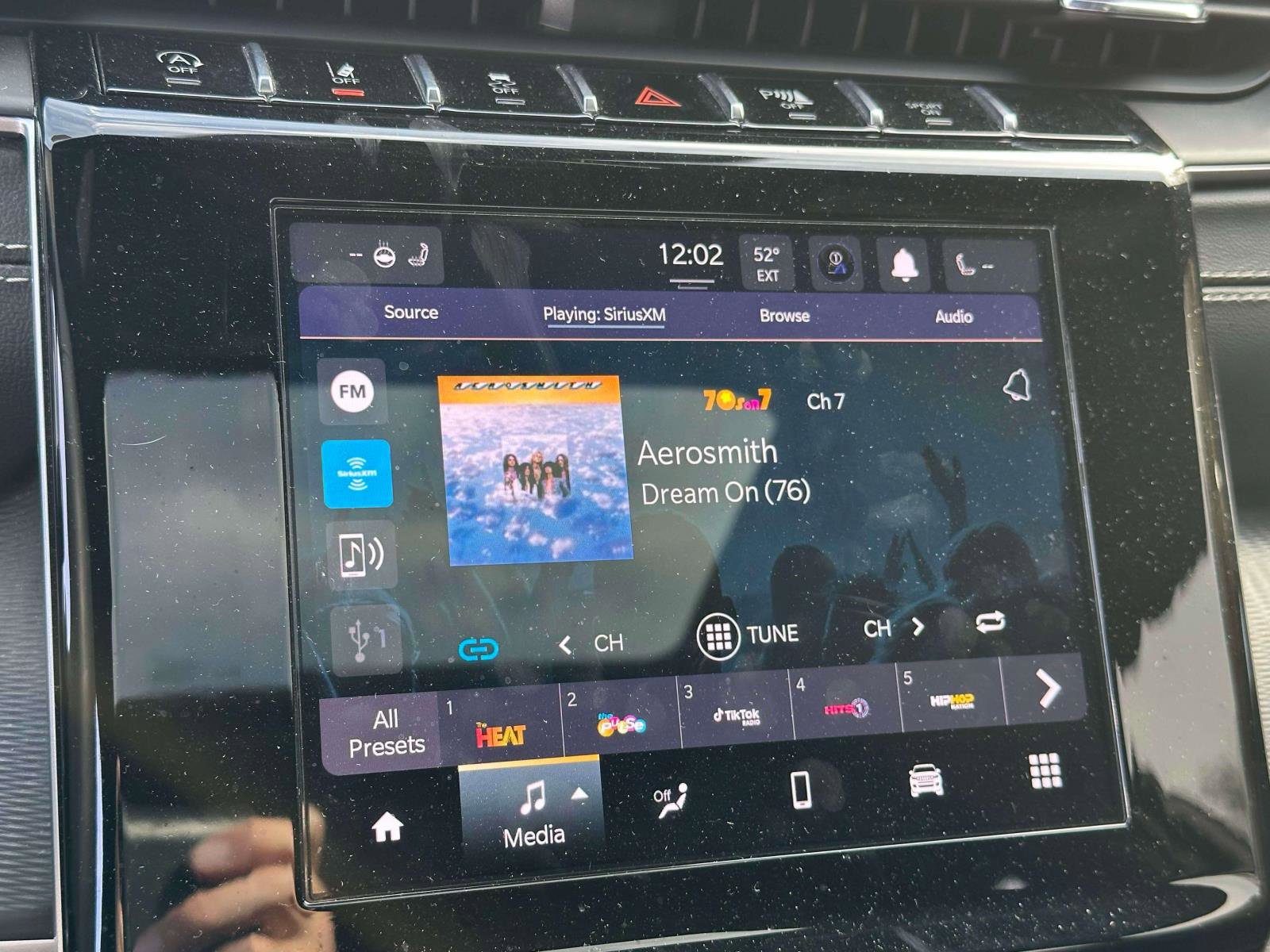 Used 2023 Jeep Grand Cherokee L Laredo image 26