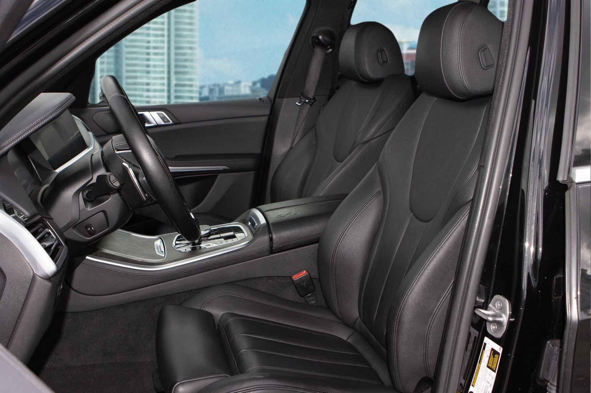 Used 2022 BMW X5 sDrive40i w/ Premium Package image 17