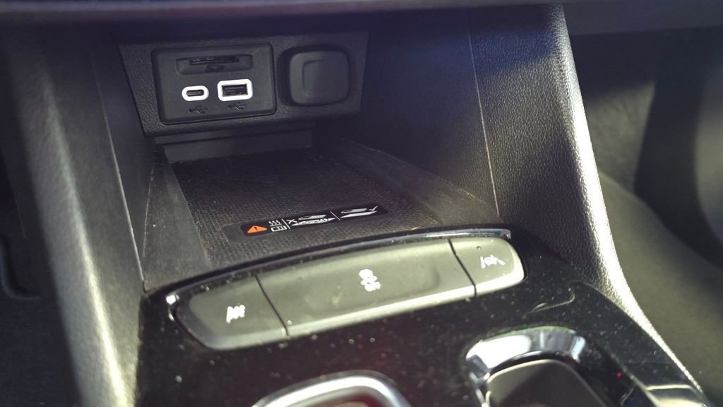 Certified 2022 Chevrolet Bolt EUV LT w/ Convenience Package image 20