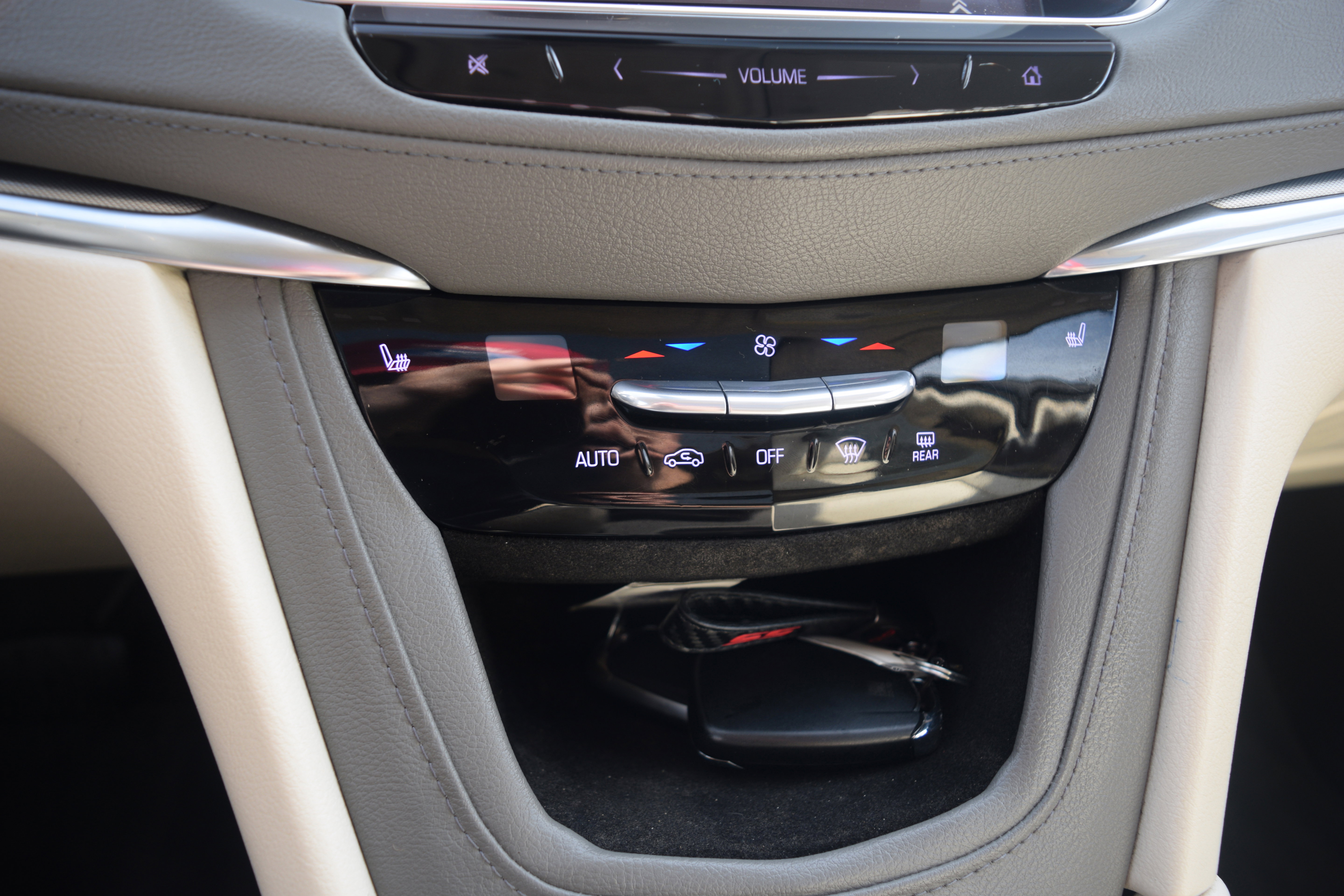 Used 2017 Cadillac XT5 Luxury w/ Driver Awareness Package FWD image 10