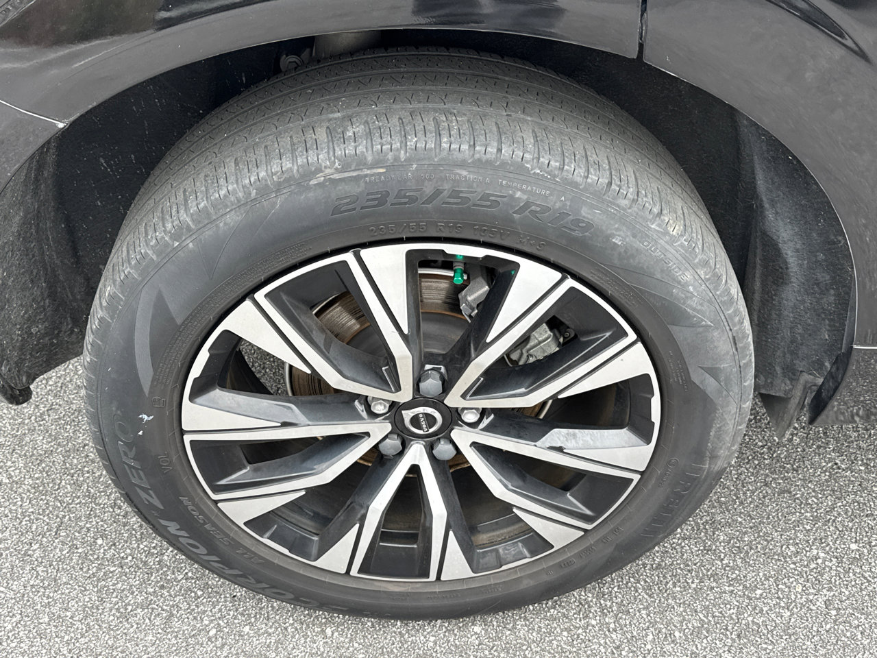 Used 2024 Volvo XC60 B5 Core image 17