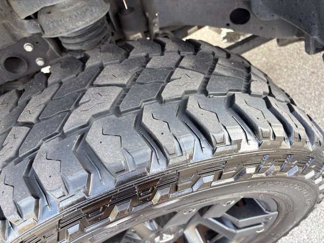 Used 2018 Jeep Wrangler Unlimited Sahara AWD/4WD image 27