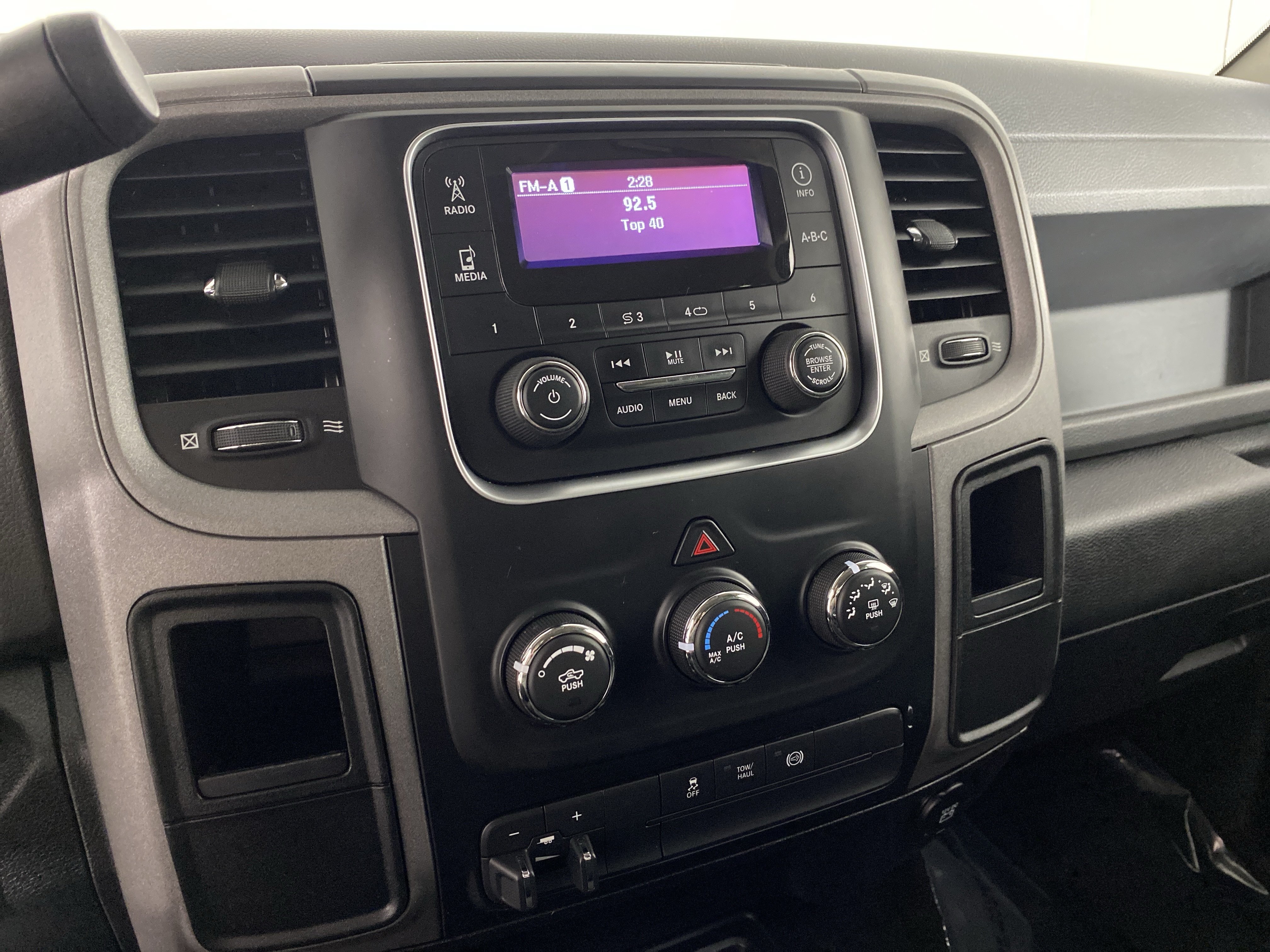 Used 2015 RAM 2500 Tradesman w/ Chrome Appearance Group AWD/4WD image 24