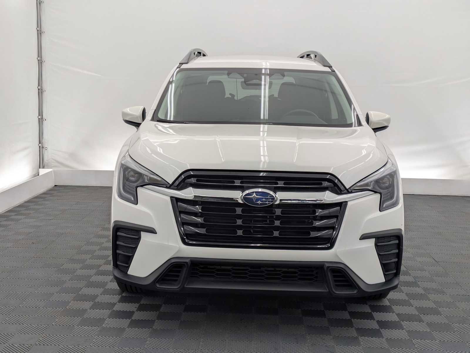 Used 2024 Subaru Ascent Premium w/ Convenience Package image 9