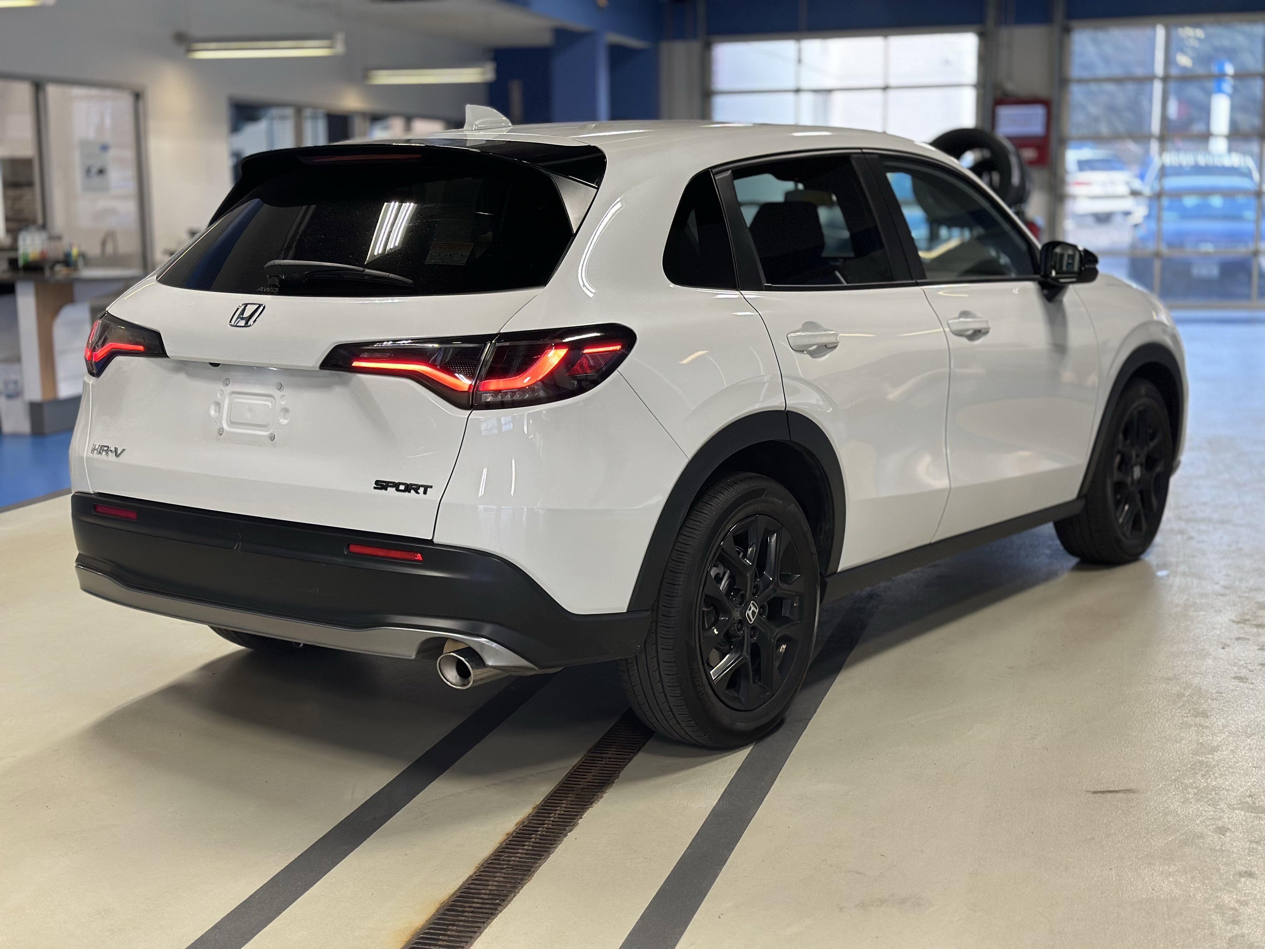 Used 2024 Honda HR-V Sport image 5