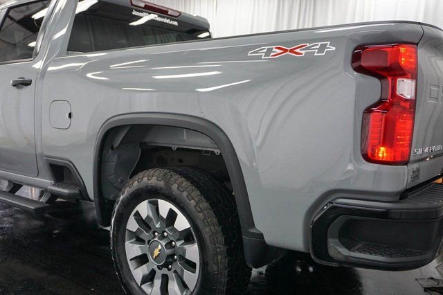 Used 2025 Chevrolet Silverado 2500 Custom image 12