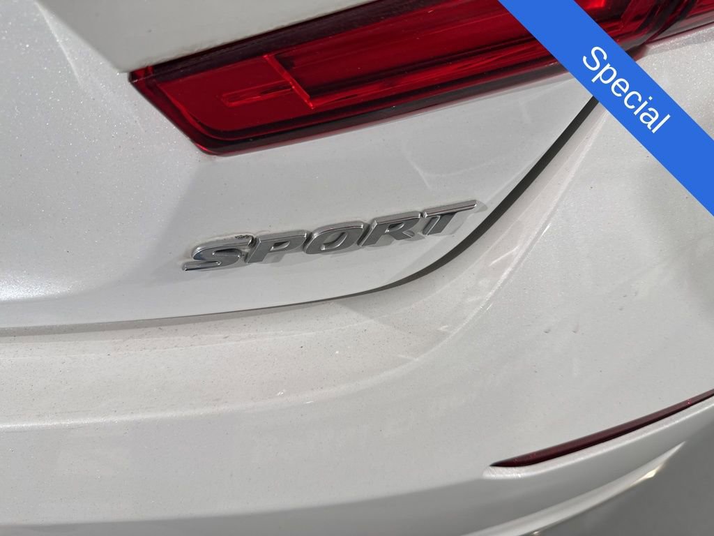 Used 2022 Honda Accord Sport image 9
