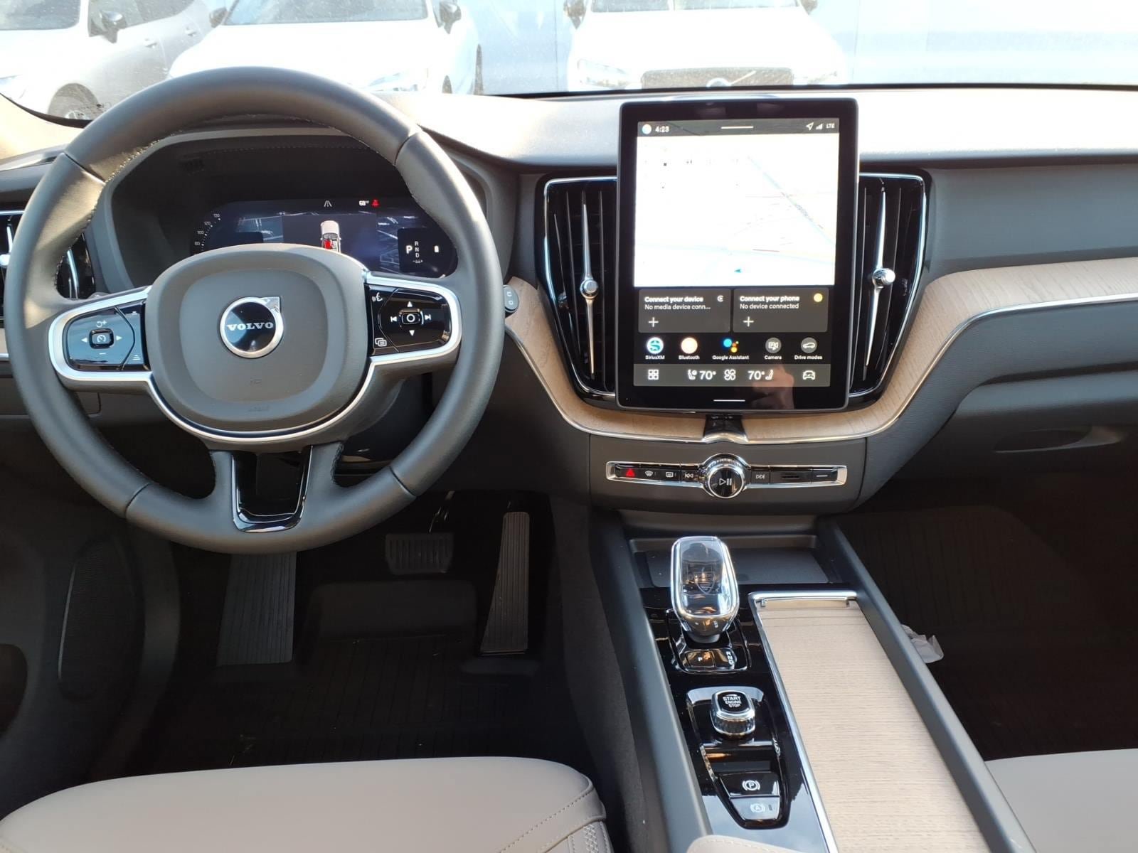 New 2026 Volvo XC60 B5 Plus w/ Protection Package Premier AWD/4WD image 10