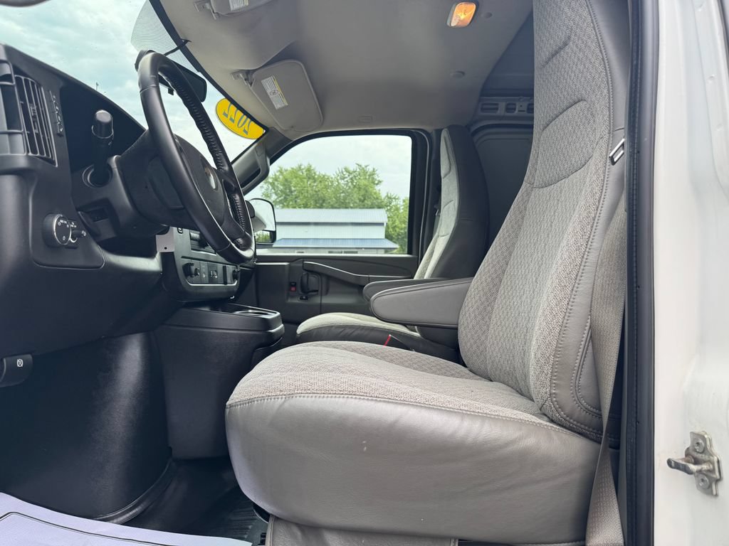 Used 2022 Chevrolet Express 3500 Extended RWD image 20