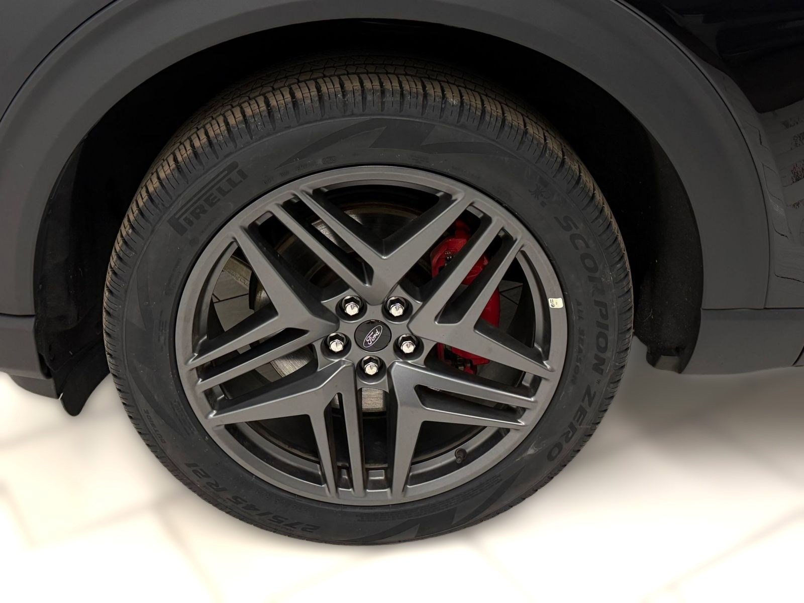 Used 2025 Ford Explorer ST-Line w/ ST-Line Street Pack image 9