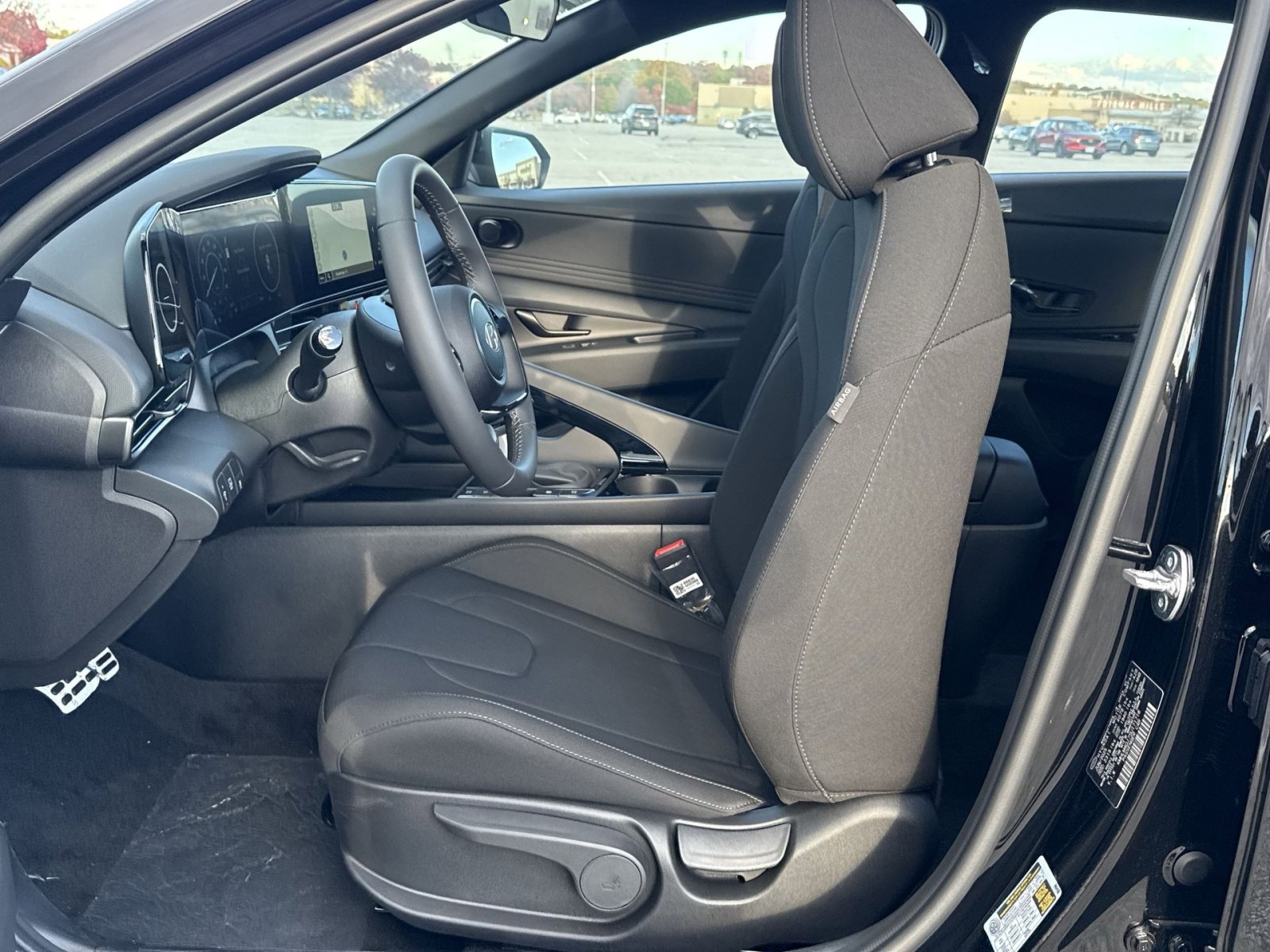 New 2025 Hyundai Elantra SEL image 13