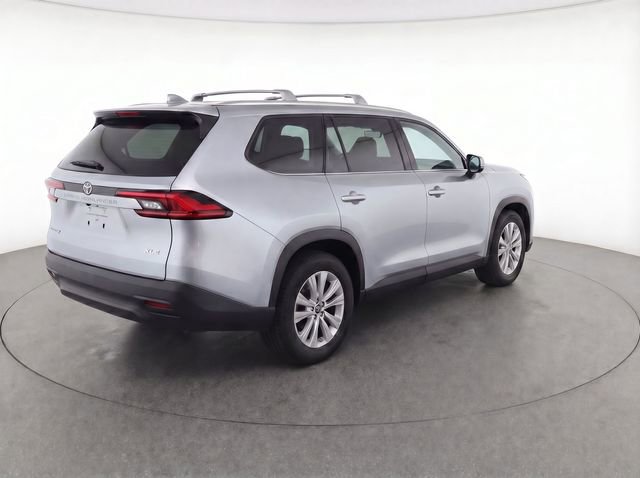 Used 2024 Toyota RAV4 XLE w/ Convenience Package image 6