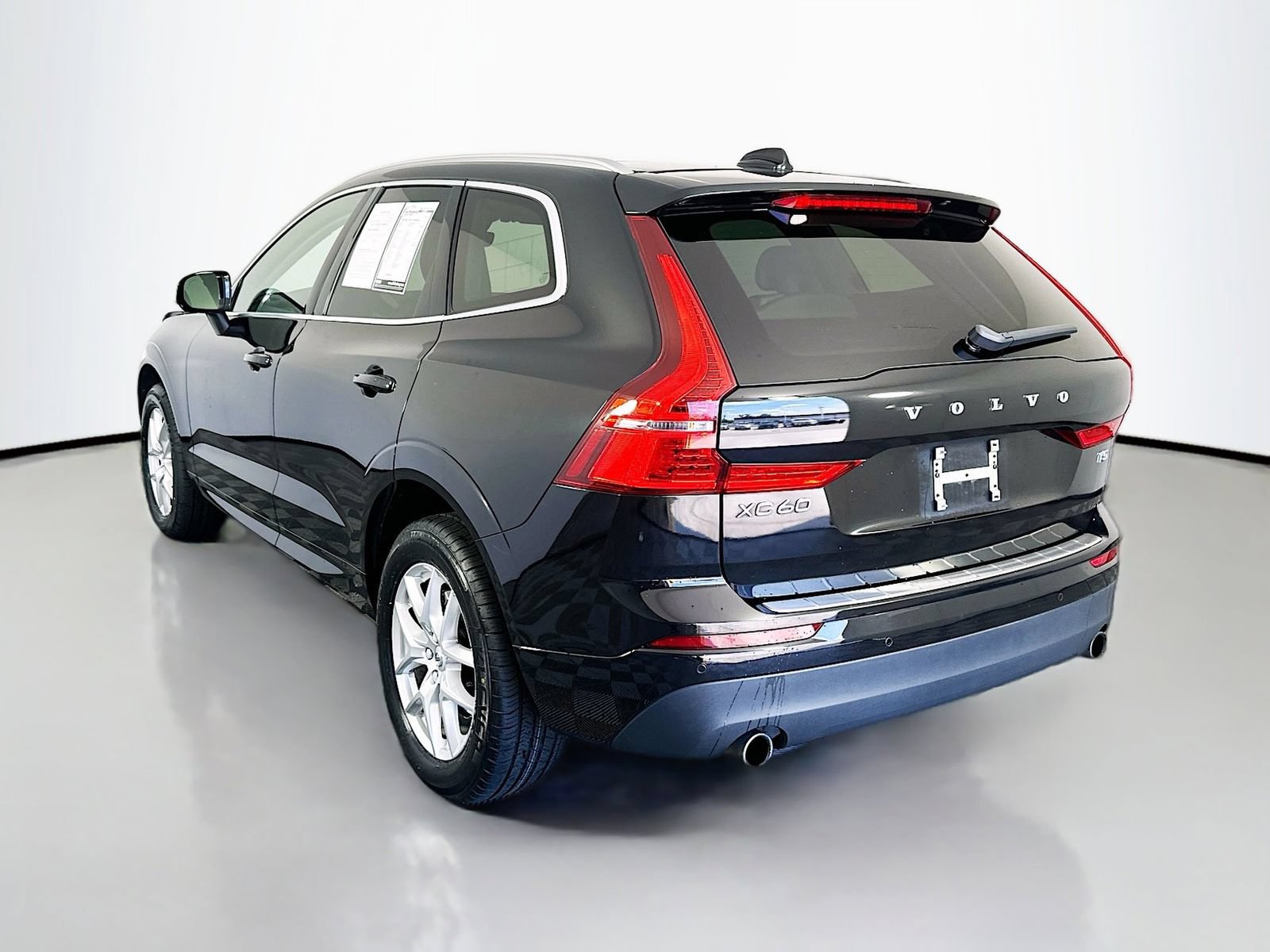 Used 2020 Volvo XC60 T5 Momentum FWD image 5