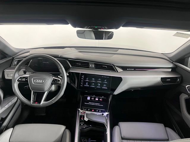 Used 2023 Audi e-tron S Prestige w/ Prestige Package image 18