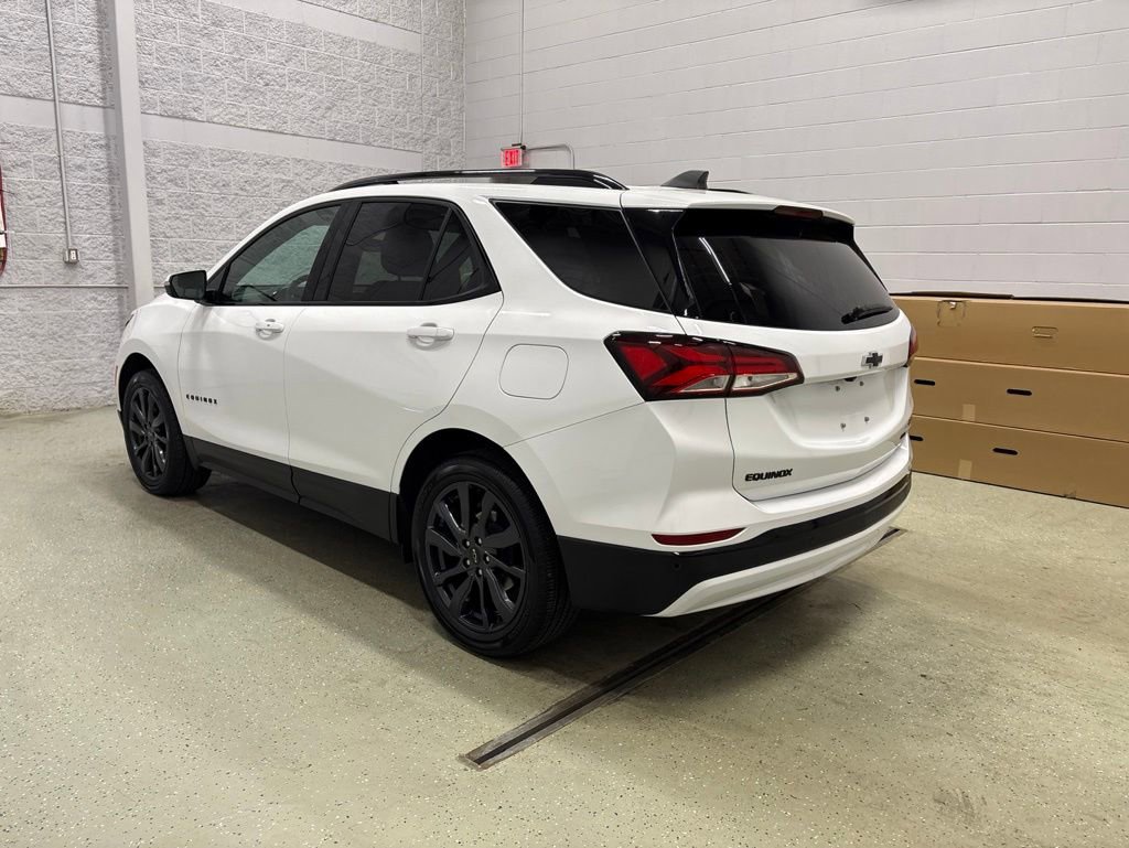 Used 2024 Chevrolet Equinox RS w/ RS Leather Package AWD/4WD image 6