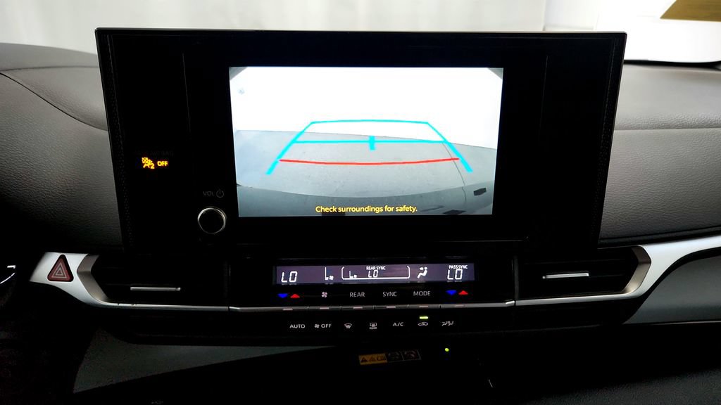 Certified 2025 Toyota Sienna LE AWD/4WD image 33