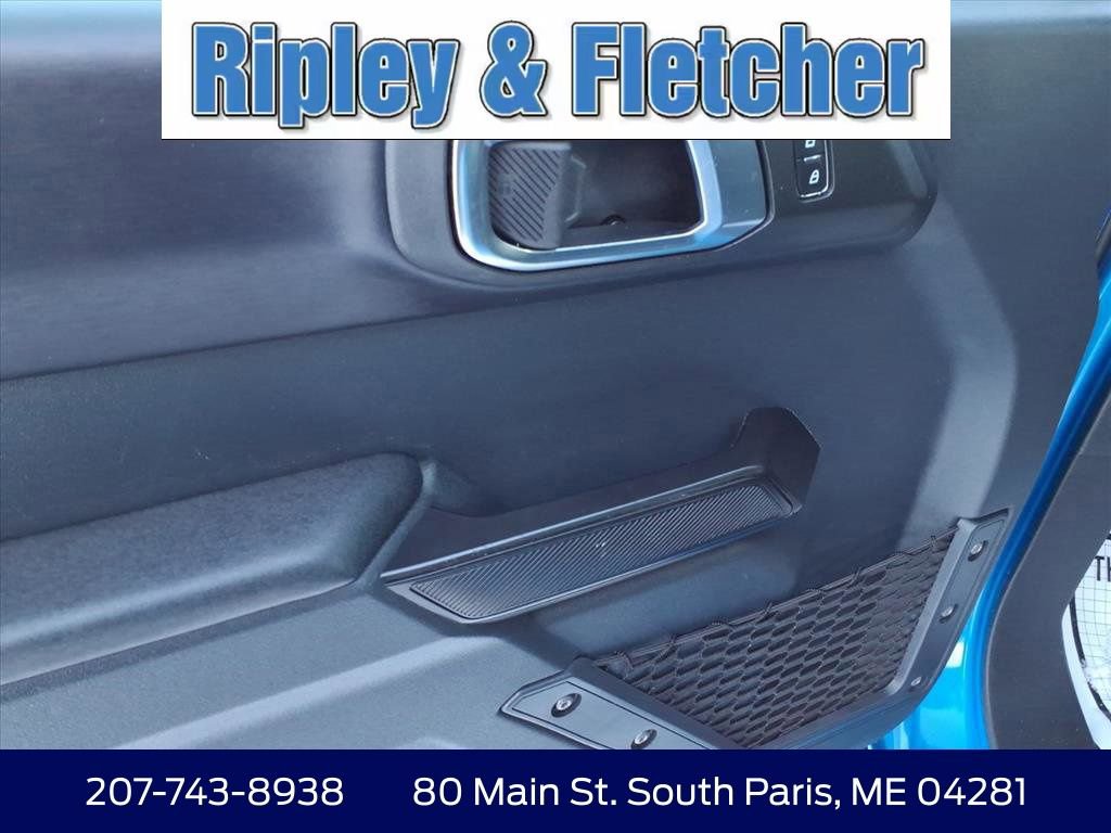 Used 2025 Ford Bronco Badlands image 12