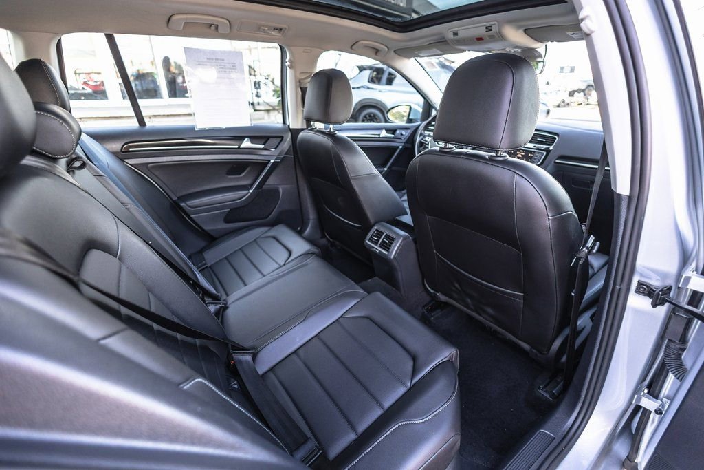 Used 2017 Volkswagen Golf SEL image 31