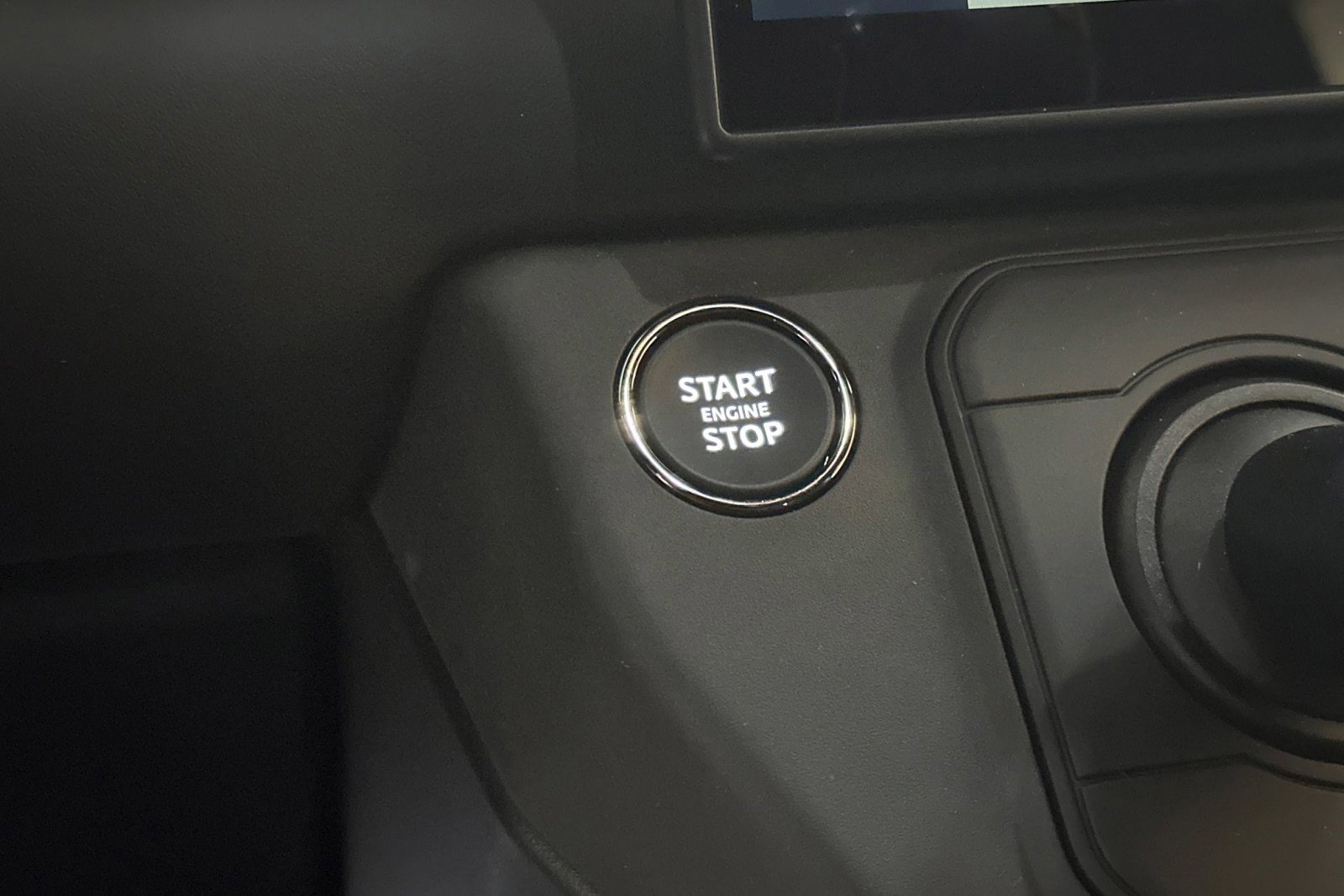 New 2026 Land Rover Defender 110 OCTA image 25