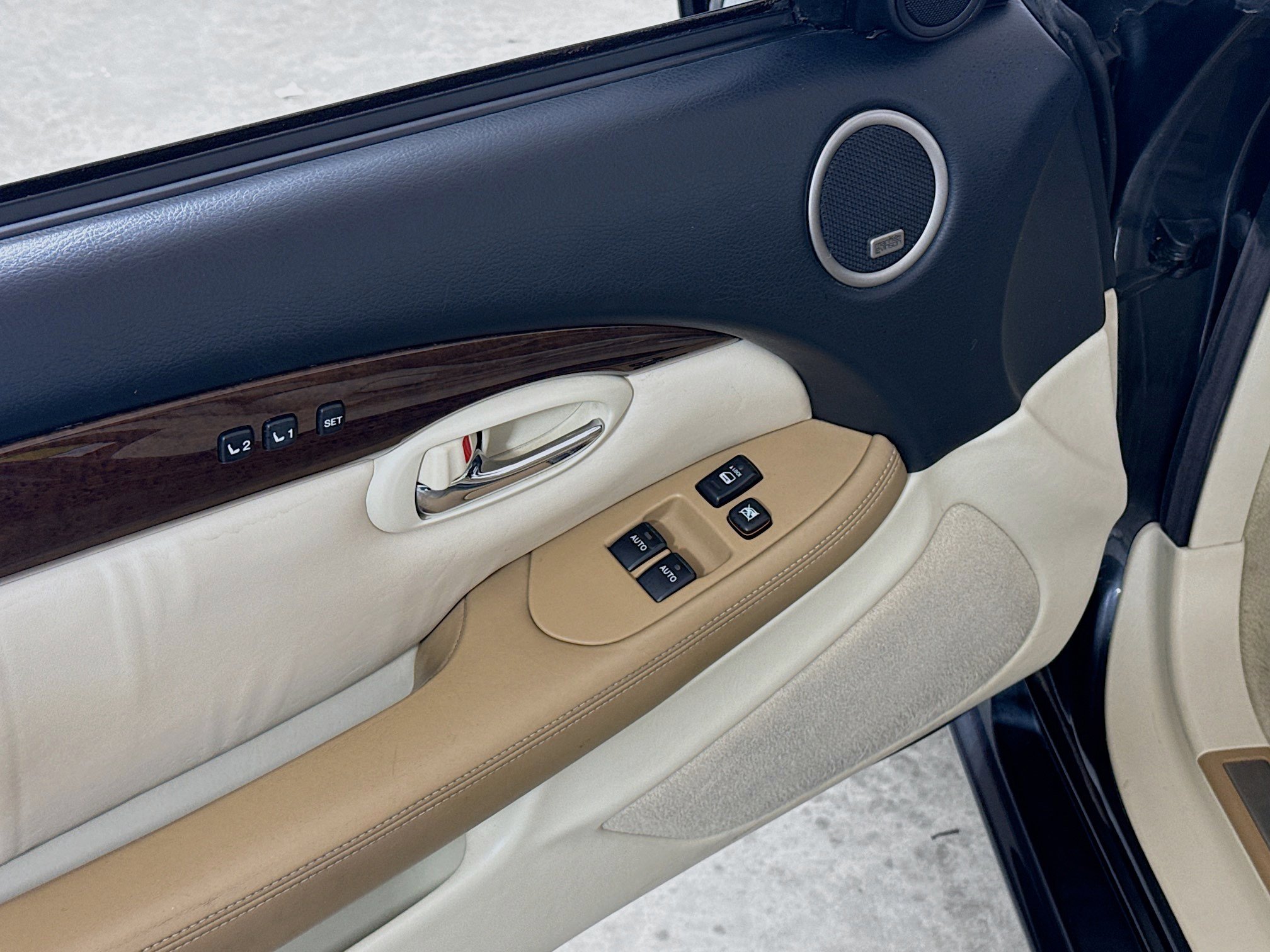 Used 2008 Lexus SC 430 Convertible RWD image 18