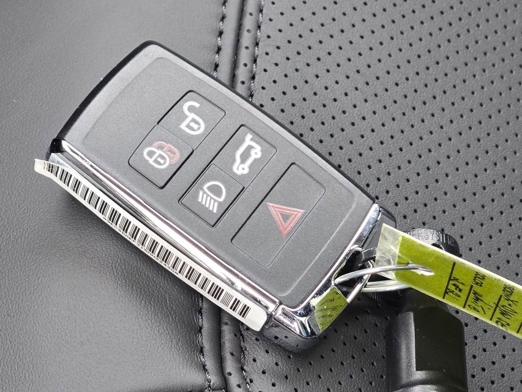 New 2026 Land Rover Defender 110 X-Dynamic SE AWD/4WD image 43