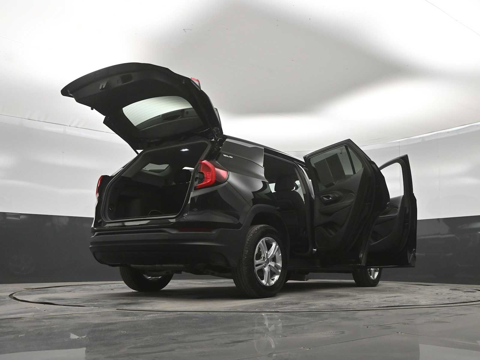 Used 2024 GMC Terrain SLE AWD/4WD image 47