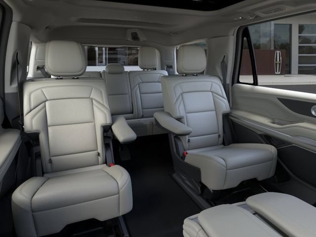 New 2026 Lincoln Navigator Reserve w/ Jet Appearance Package AWD/4WD image 11