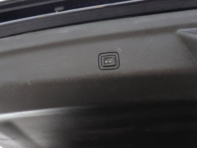 Used 2022 GMC Yukon SLT w/ SLT Premium Package image 25