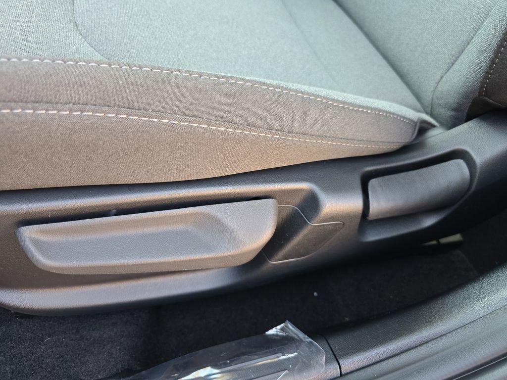 New 2025 Kia K4 LXS image 6