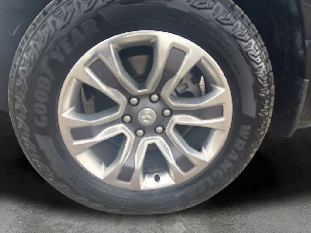Used 2024 RAM 1500 Laramie image 9
