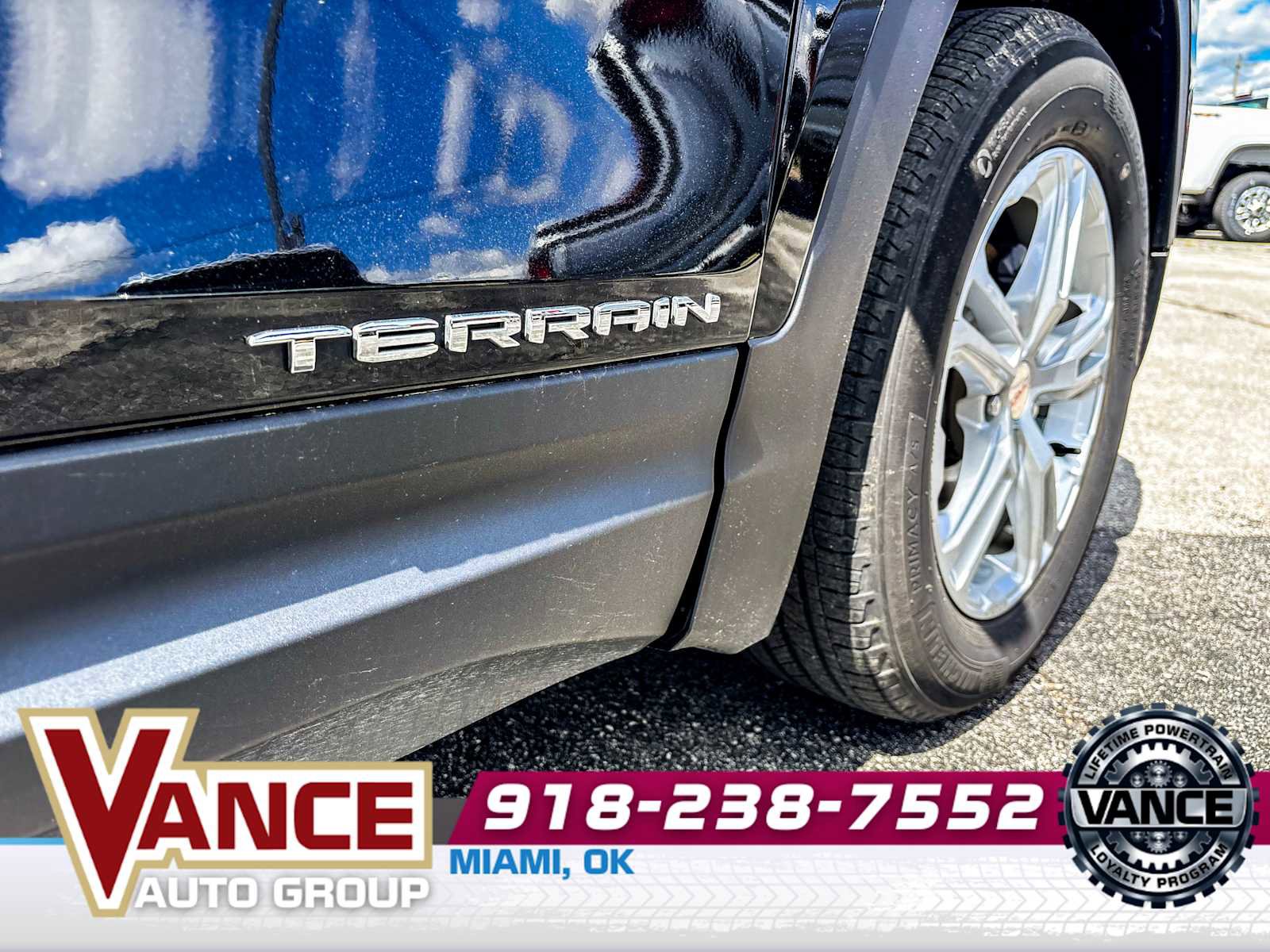 Used 2022 GMC Terrain SLE w/ Driver Convenience Package image 6