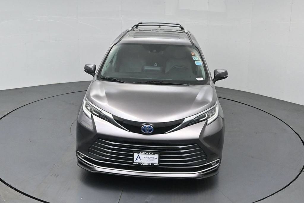 Used 2021 Toyota Sienna Limited FWD image 43