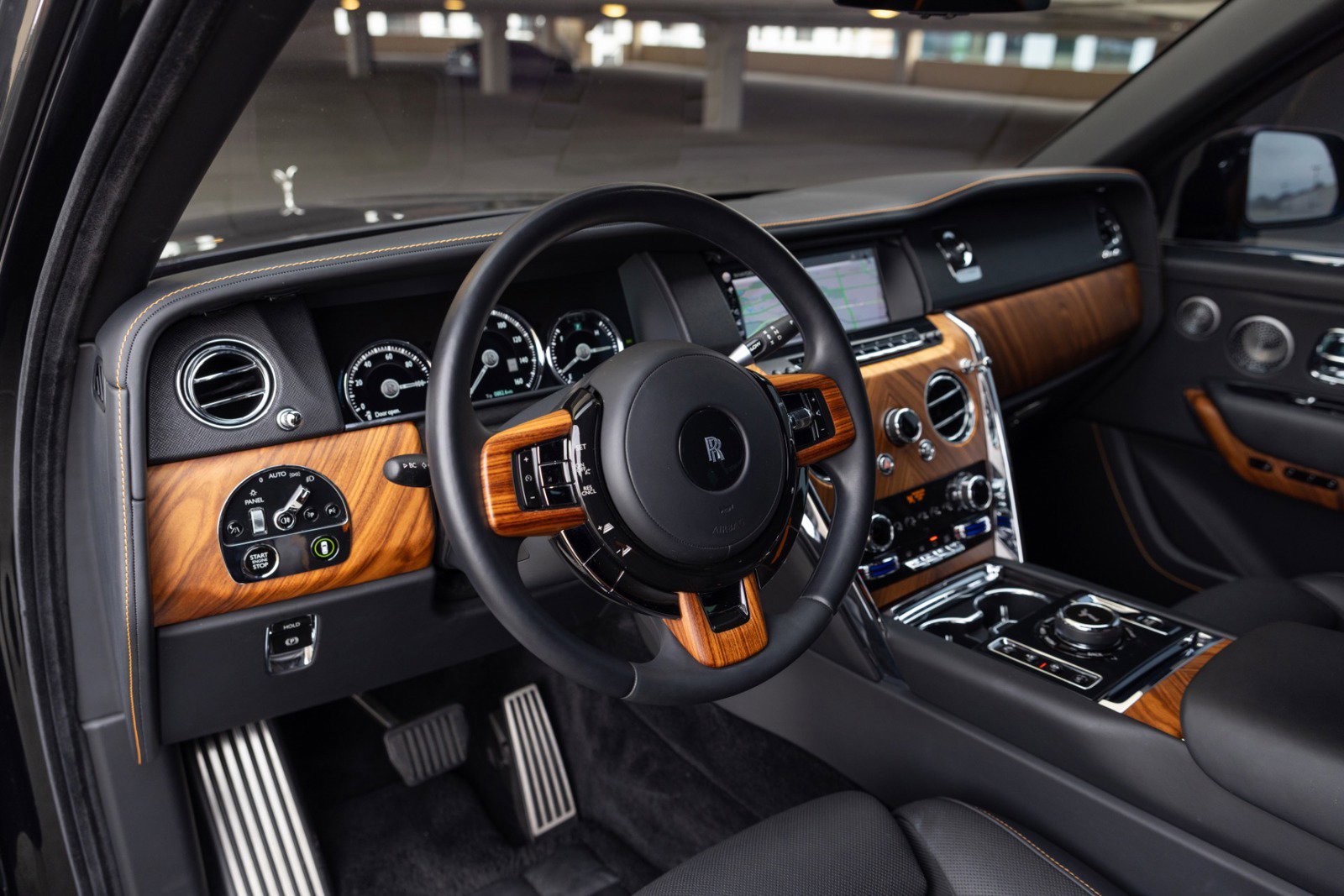 Used 2021 Rolls-Royce Cullinan image 30