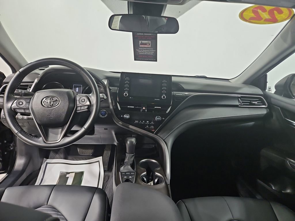 Used 2022 Toyota Camry SE FWD image 13