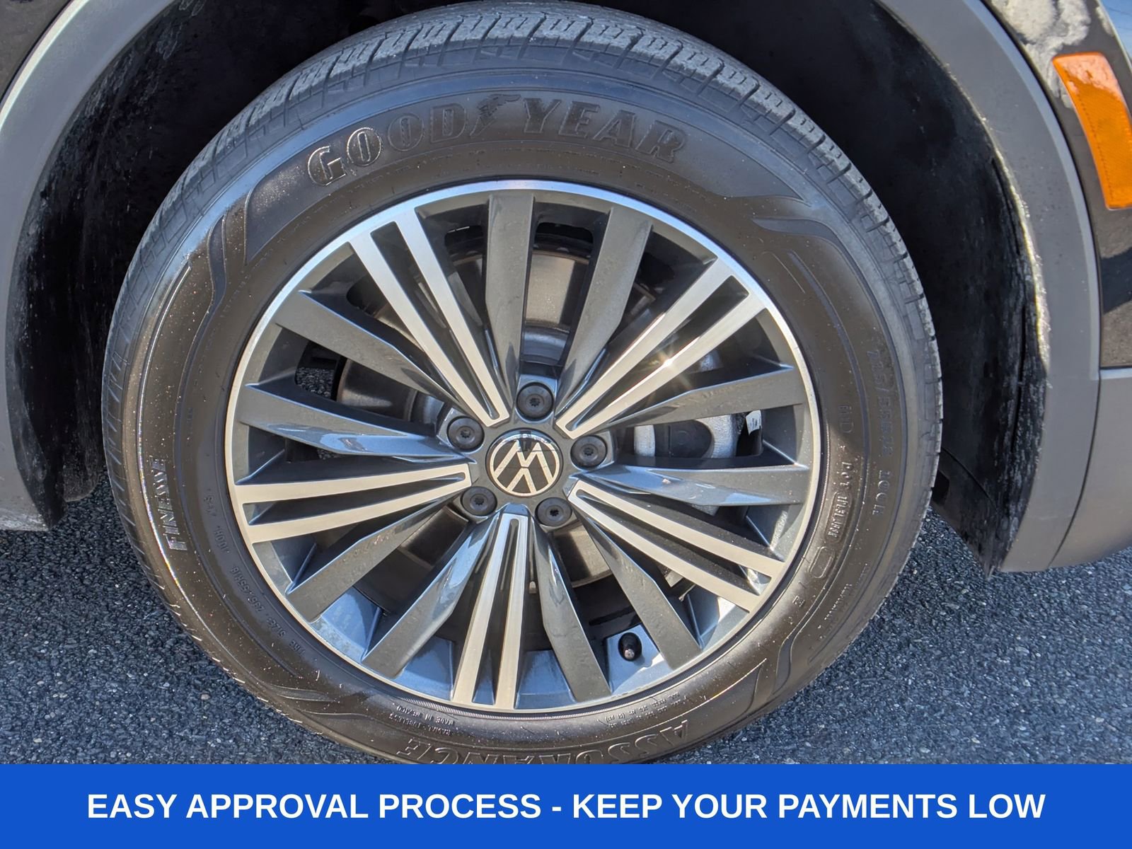 Used 2024 Volkswagen Tiguan Wolfsburg Edition image 12