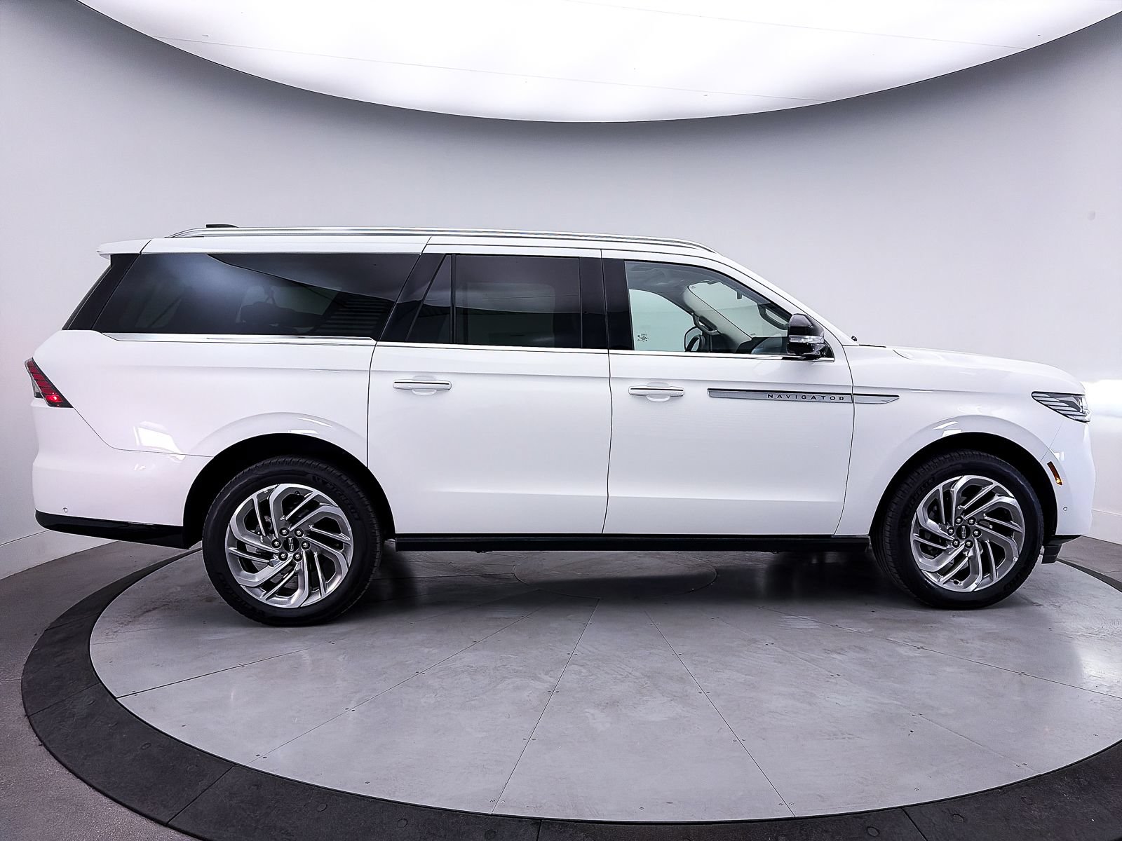 Used 2025 Lincoln Navigator L Reserve AWD/4WD image 50