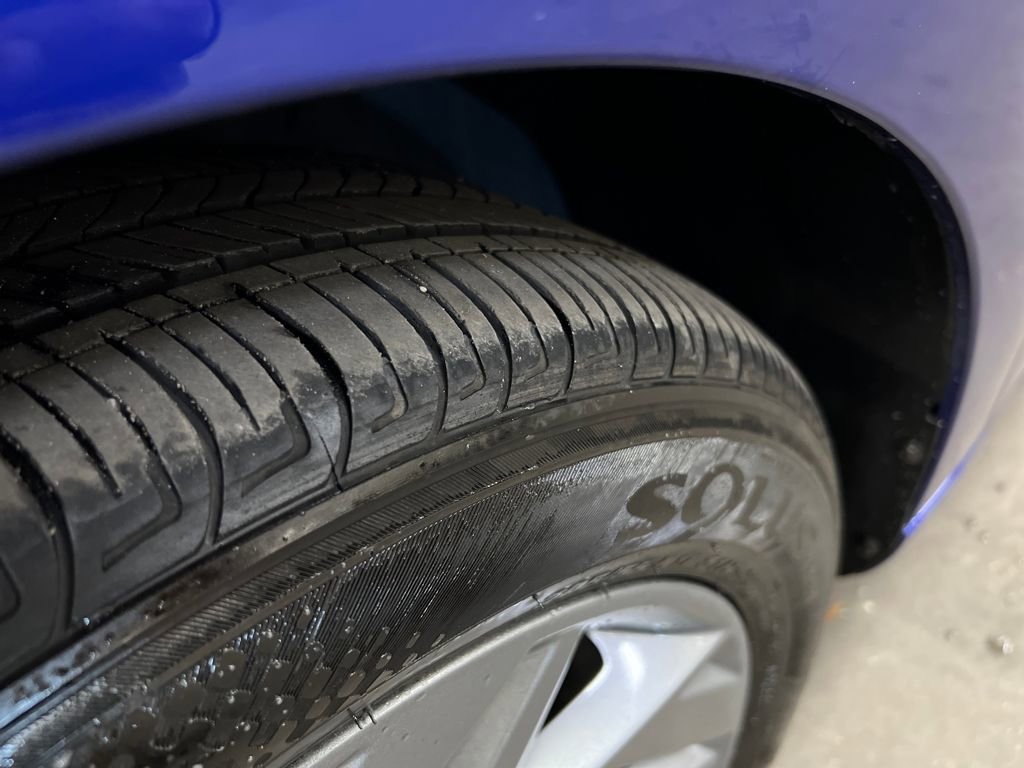 Used 2025 Hyundai Elantra Blue image 29