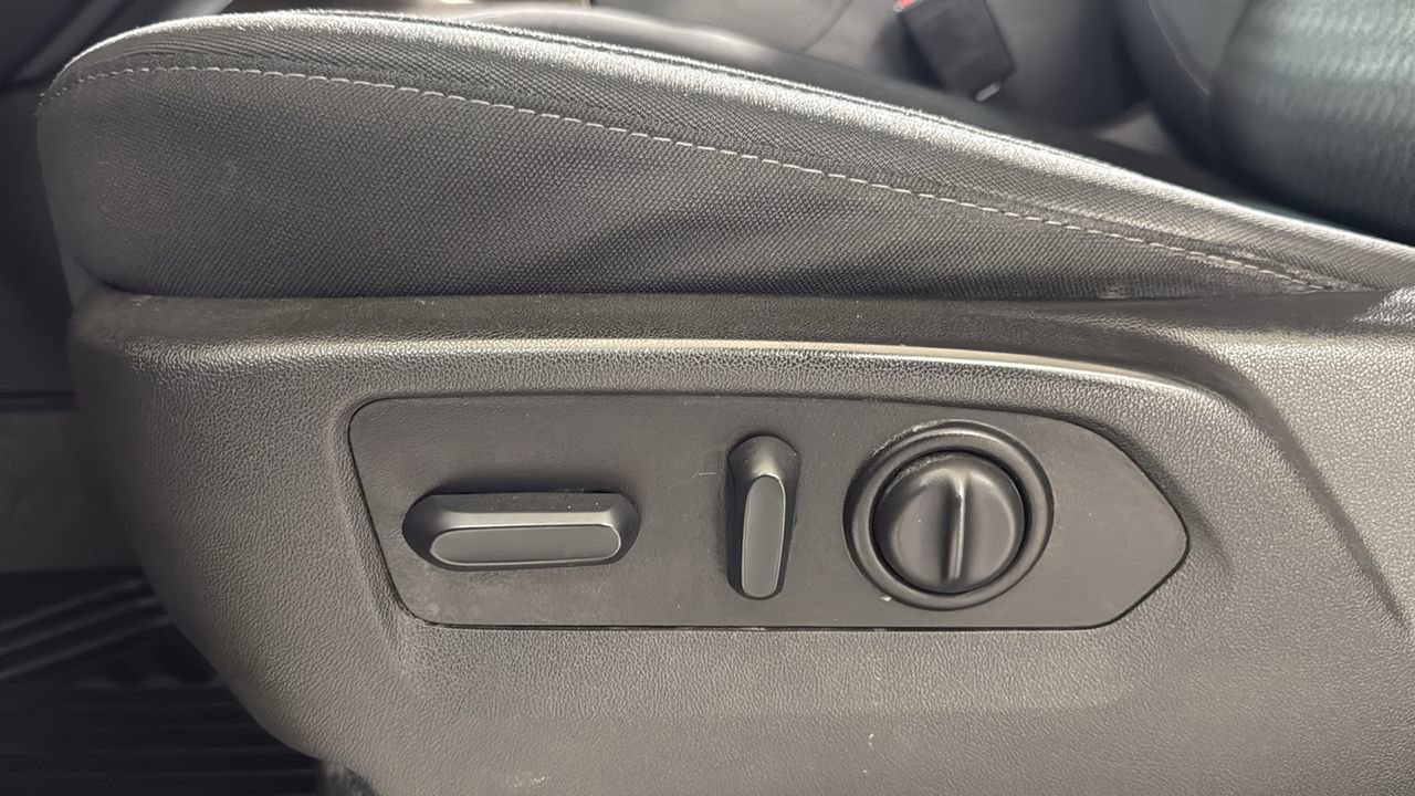 Used 2022 Chevrolet Silverado 1500 LT Trail Boss w/ Bed Protection Package image 14