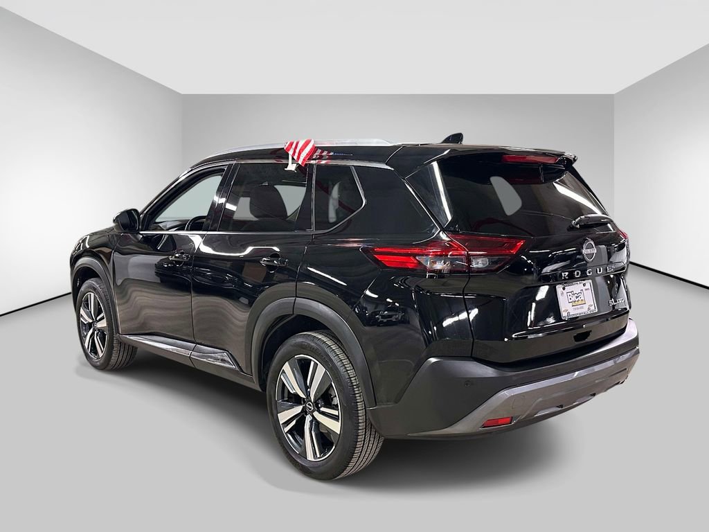 Used 2023 Nissan Rogue SL image 3