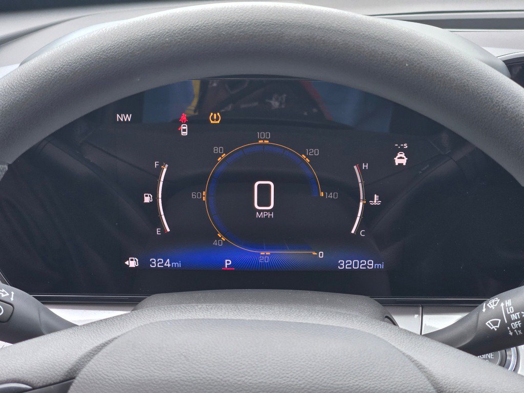 Certified 2025 Chevrolet Trax LT FWD image 29